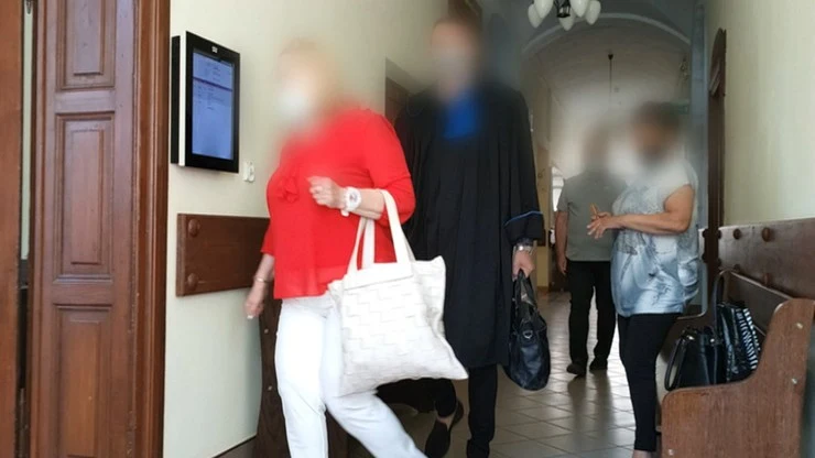 Babcia miała molestować swoje wnuczki Babcia miała molestować swoje wnuczki