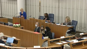 Przed występienie Lidii Staroń senatorowie spierali się o regulamin