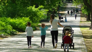 Eksperci o strategii demograficznej: Za dużo ideologii, za mało konkretów