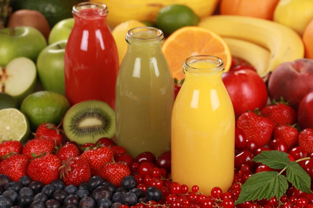 Aby cieszyć się smakiem owocowych soków przez całą zimę, należy je pasteryzować