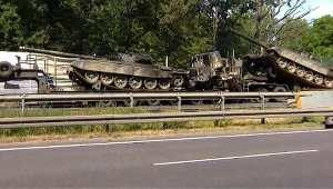 Pożar czołgów na A6; zdjęcie z miejsca zdarzania 
