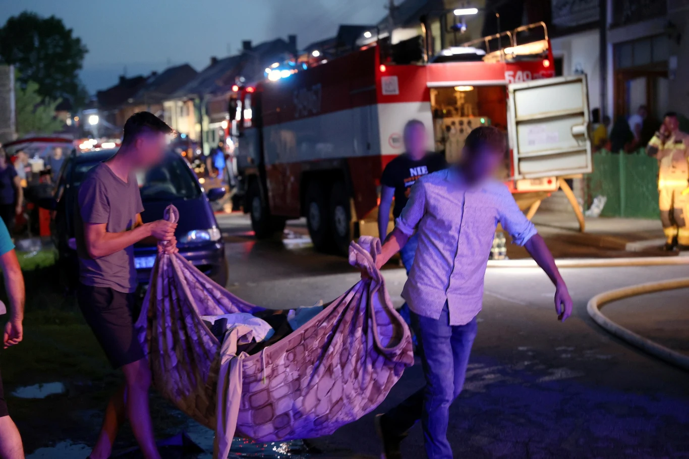 Trwa rozbiórka pogorzelisk i szacowanie strat. Trwa rozbiórka pogorzelisk i szacowanie strat.