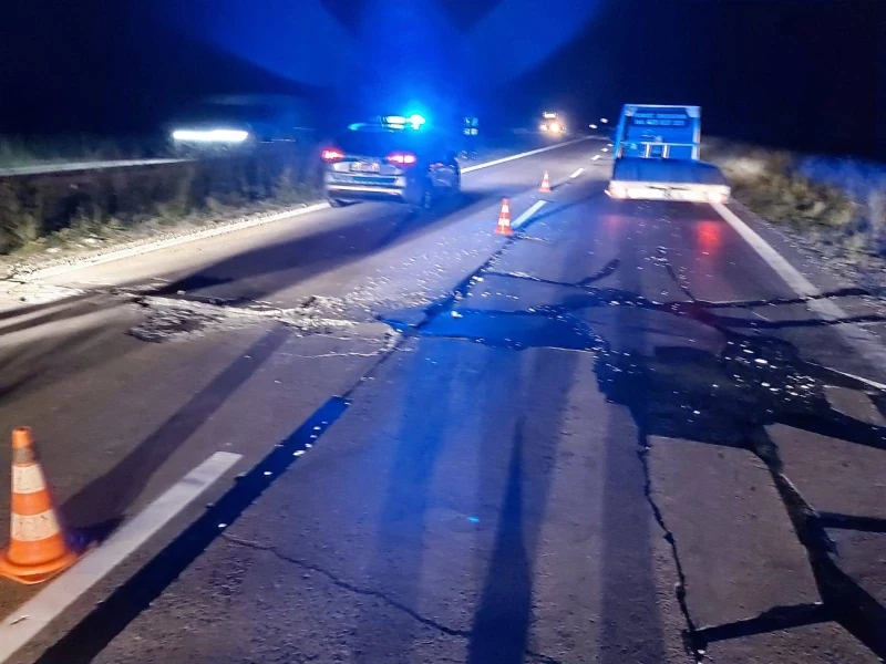 Na A4 uszkodzeniu uległ asfalt