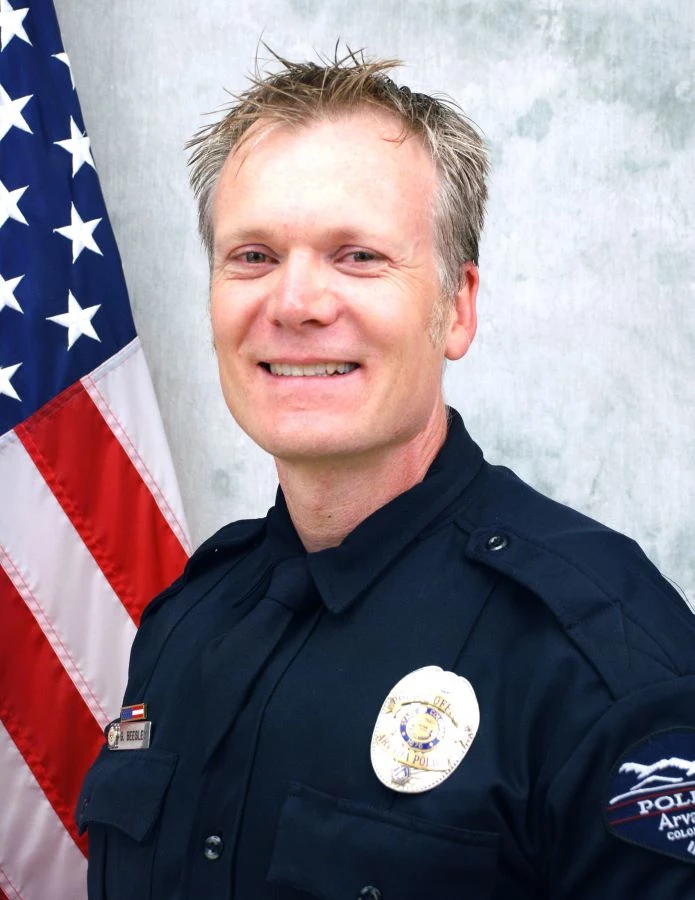Oficer Gordon Beesley Oficer Gordon Beesley