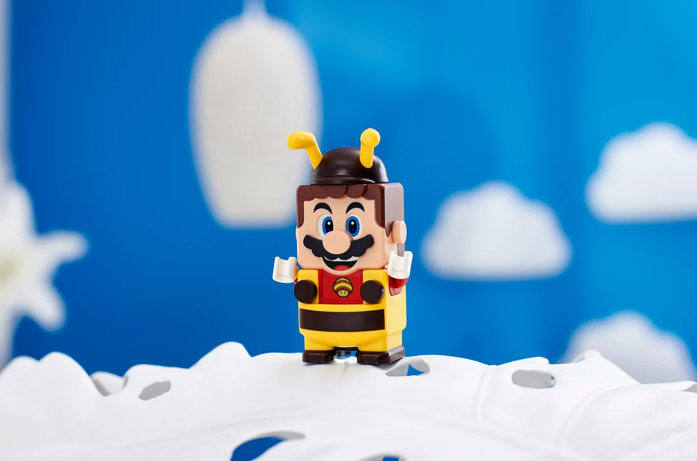 Teraz można grać drużynowo, zbierać dodatkowe cyfrowe monety, wykonywać zsynchronizowane działania, takie jak chodzenie, przerzucanie i skakanie lub współpracować, aby pokonać wrogów, ukończyć wyzwania, dzielić się nagrodami, a nawet zmieniać grę i rywalizować ze sobą.