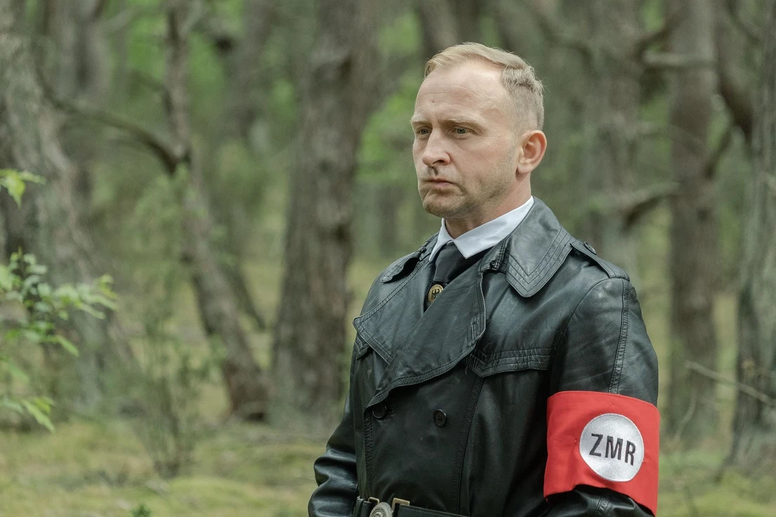 Wyborną obsadę uzupełniają: Borys Szyc, Cezary Pazura, Antoni Królikowski i Piotr Cyrwus.
