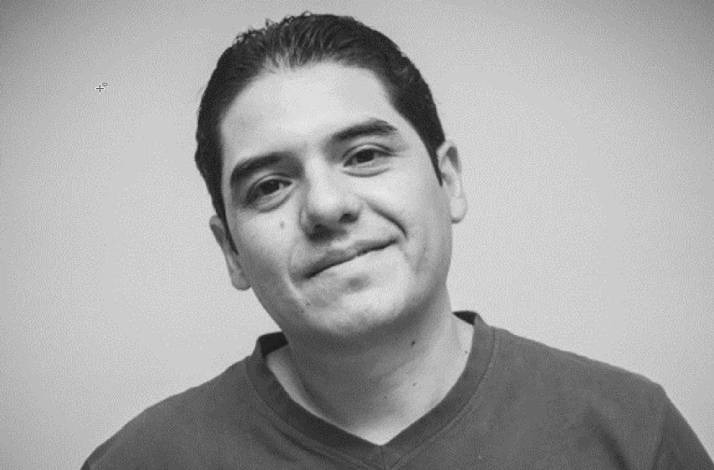 Nestor Gomez, szef produkcji w Squad