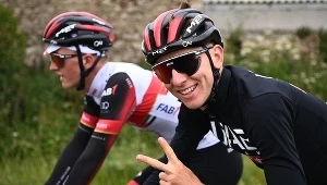 Tadej Pogačar (z prawej)