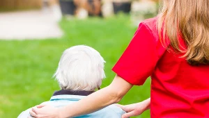 Opiekunki i pomoce domowe z zagranicy, które przebywają w Niemczech, aby opiekować się seniorami w ich domach, mają prawo do płacy minimalnej