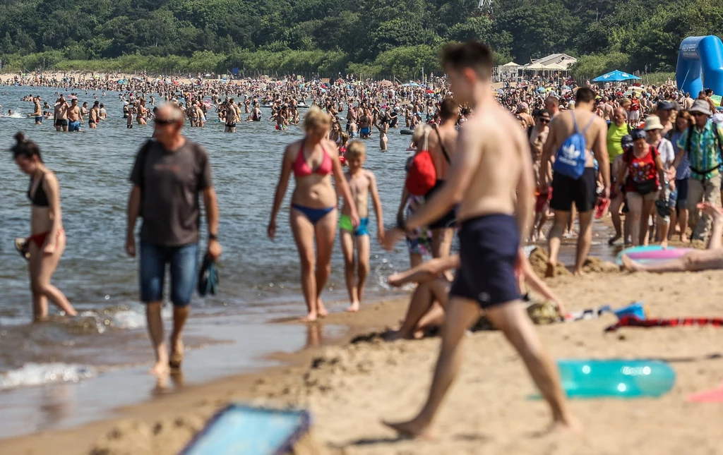 Tłumy na gdańskiej plaży.