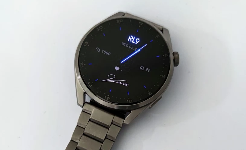 Huawei Watch 3 Pro i specjalna tarcza sygnowana przez Roberta Lewandowskiego