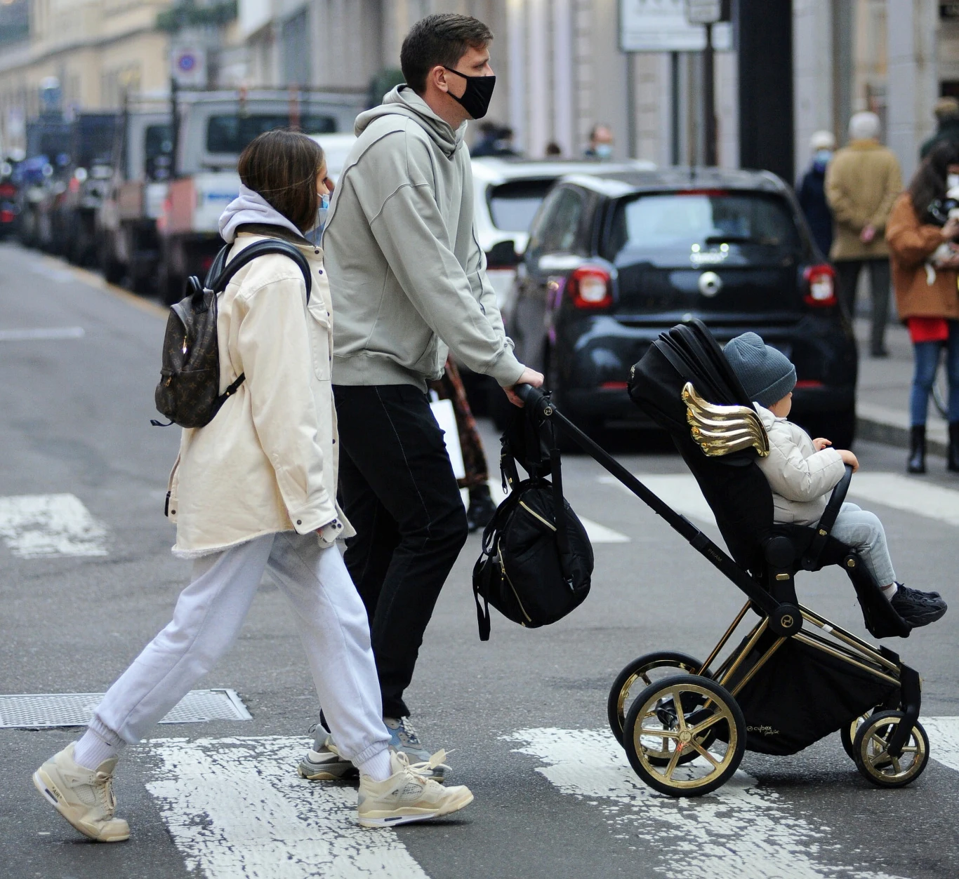 Marina Szczęsna i Wojtek Szczęsny z małym Liamkiem Marina Szczęsna i Wojtek Szczęsny z małym Liamkiem