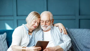 Seniorzy coraz chętniej wyjeżdżają na zagraniczne wakacje. Biura podróży oferują im tańsze pakiety 