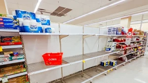 Australijczycy w panice wykupują papier toaletowy