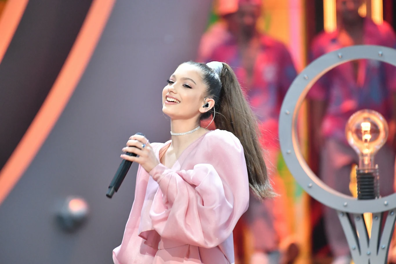 Viki Gabor przygotowuje nowy materiał Viki Gabor przygotowuje nowy materiał