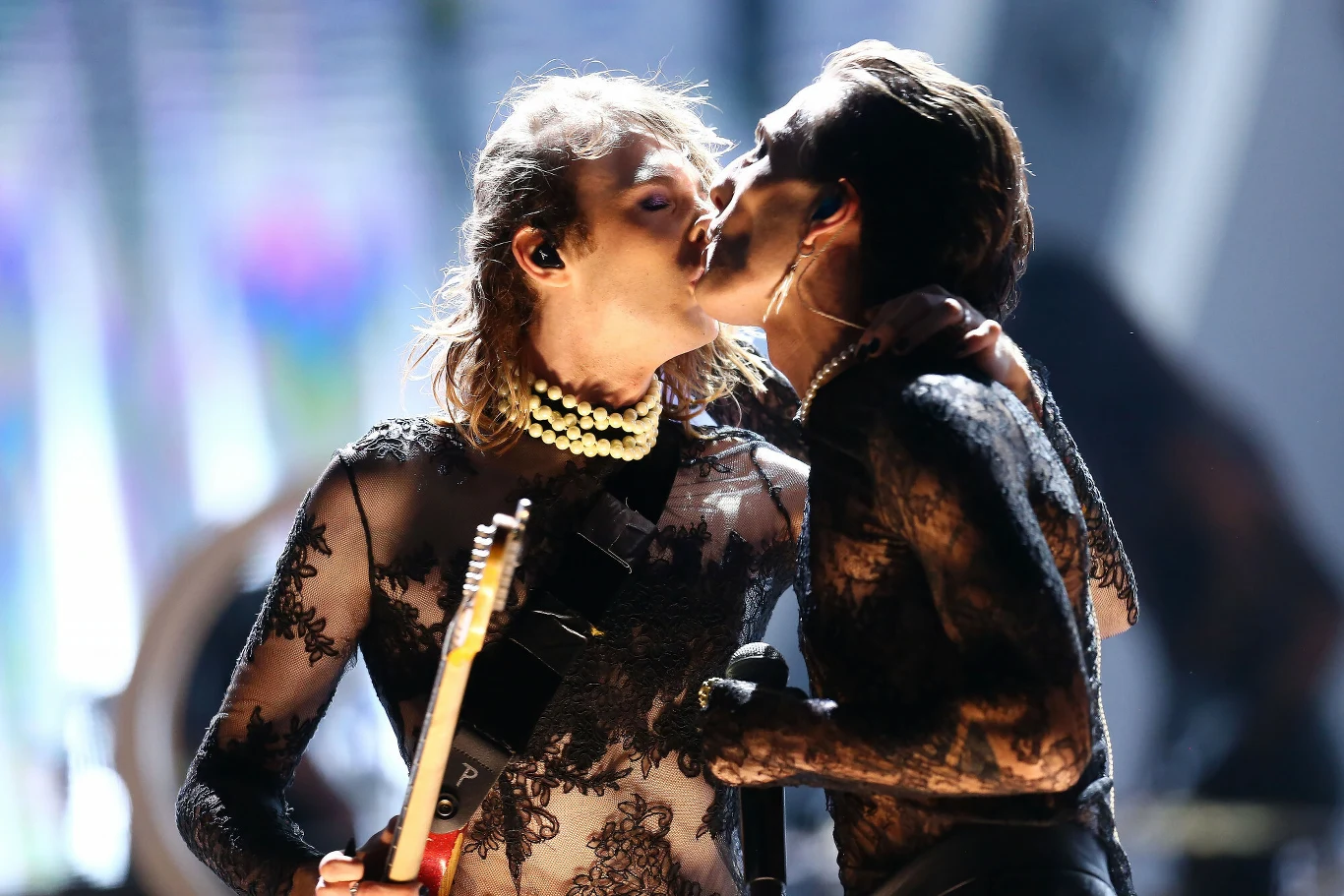 Maneskin na scenie zagrali swój eurowizyjny przebój "Zitti e buoni" oraz utwory "I Wanna Be Your Slave" i "Lividi sui gomiti". 