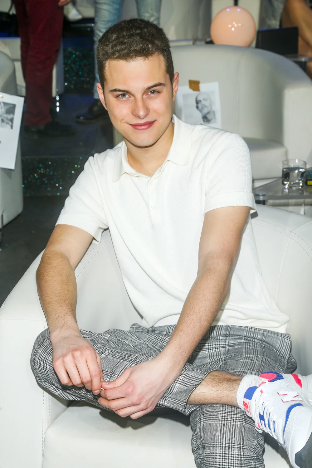 Aktor i prezenter jest synem Dariusza i Edyty Zdrójkowskich. 