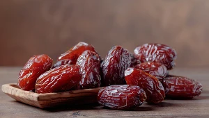 Kilka sztuk daktyli na śniadanie, w towarzystwie np. owsianki śmiało można zakwalifikować do kategorii superfood, dzięki której możemy stworzyć sobie namiastkę zdrowego stylu życia i odżywiania