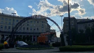 "Tęcza" na pl. Zbawiciela