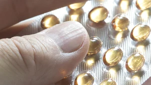 Witamina D wpływa na funkcjonowanie niemal całego organizmu. Dwie grupy ją suplementujące mogą jednak nie uzyskiwać pełni korzyści