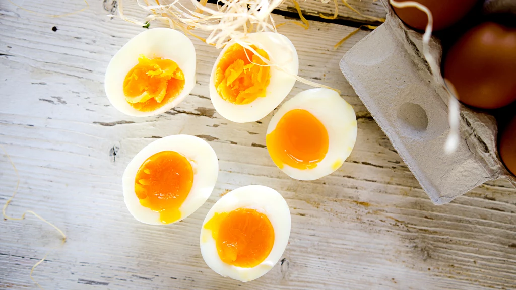 Jak gotować jajka? Z pozoru to proste, a można zapomnieć