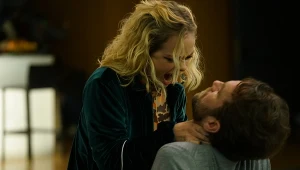 Athena Strates i Tomasz Kot w scenie z filmu "Wróg doskonały"