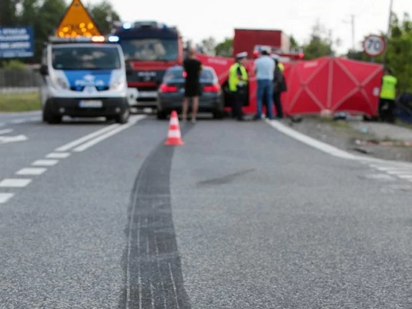 Kierowca ciężarówki hamował awaryjnie, ale nie zdołał uniknąć zderzenia