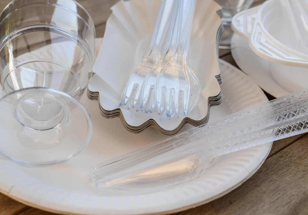 Plastikowe sztućce. Plastikowe sztućce.