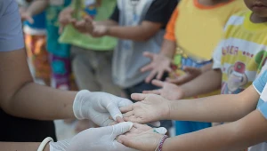 Do zakażenia bostonką bardzo często dochodzi w przedszkolach i szkołach