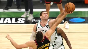 Brook Lopez w akcji