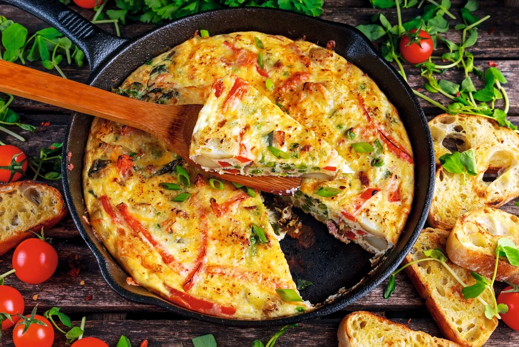 Frittata warzywna z tofu według przepisu Moniki Mrozowskiej