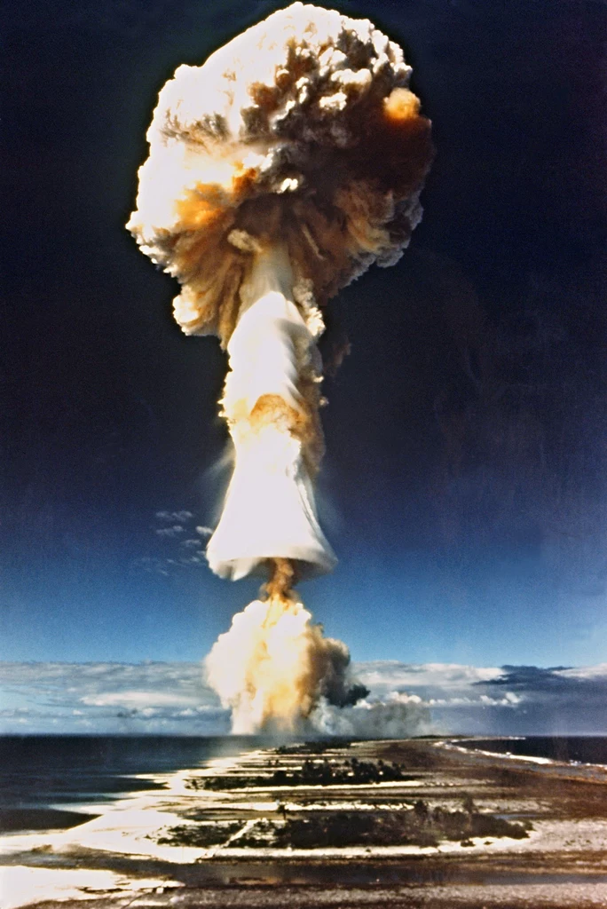 Test bomby atomowej na atolu Mururoa w 1970 r.