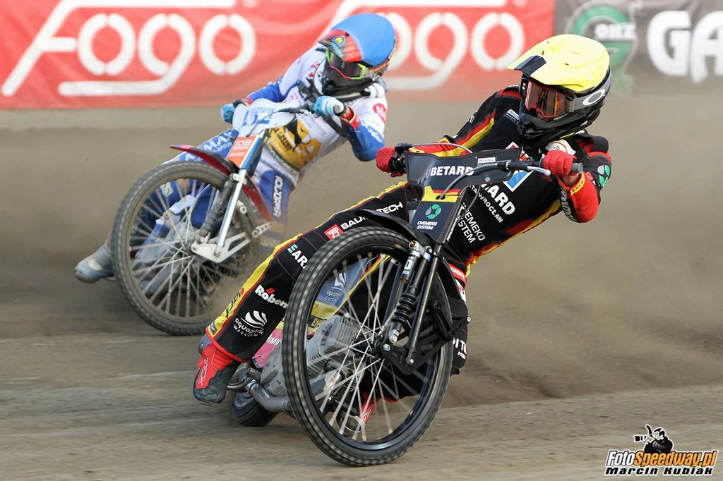 Daniel Bewley przed Kacprem Pludrą Daniel Bewley przed Kacprem Pludrą