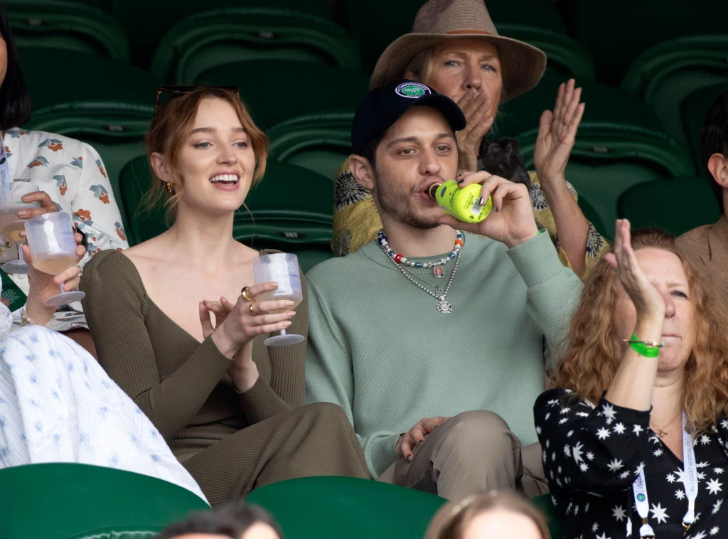 Gwiazda "Bridgertonów" na randce z Petem Davidsonem Gwiazda "Bridgertonów" na randce z Petem Davidsonem