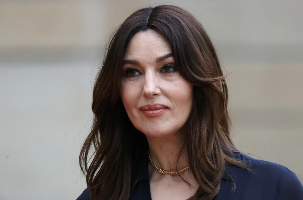 Monica Bellucci niedawno miała okazję spotkać się z prezydentem Francji Emmanuelem Macronem oraz z prezydentem Włoch Sergio Mattarellą w Pałacu Elizejskim  