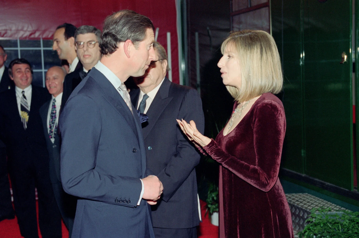 Książę Karol i Barbra Streisand w 1994 r. Książę Karol i Barbra Streisand w 1994 r.
