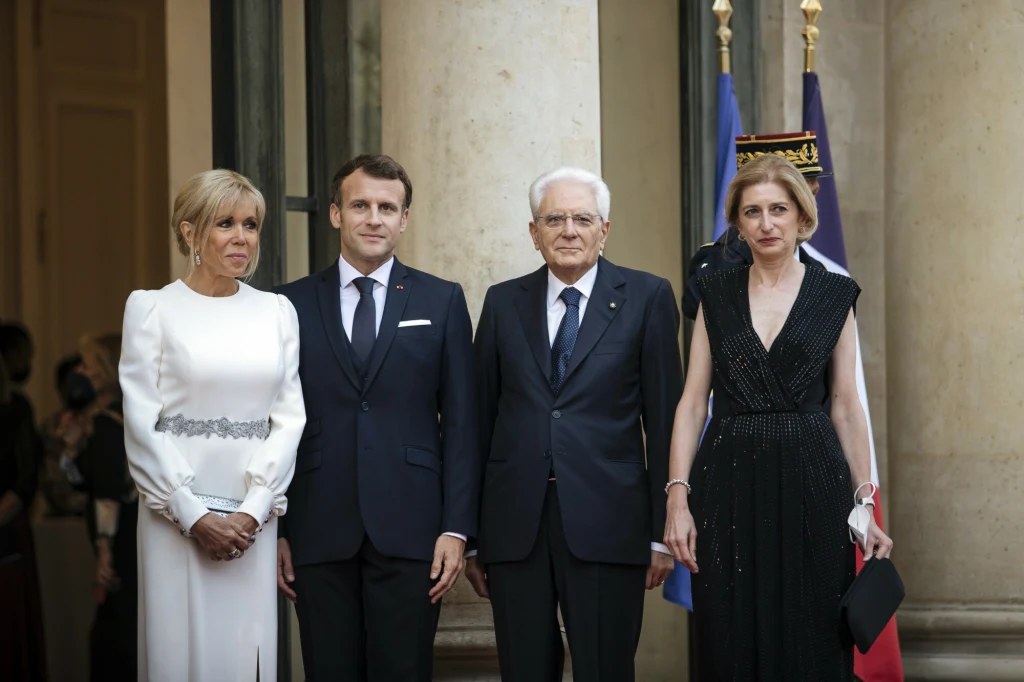 Brigitte Macron z mężem oraz prezydentem Włoch Brigitte Macron z mężem oraz prezydentem Włoch