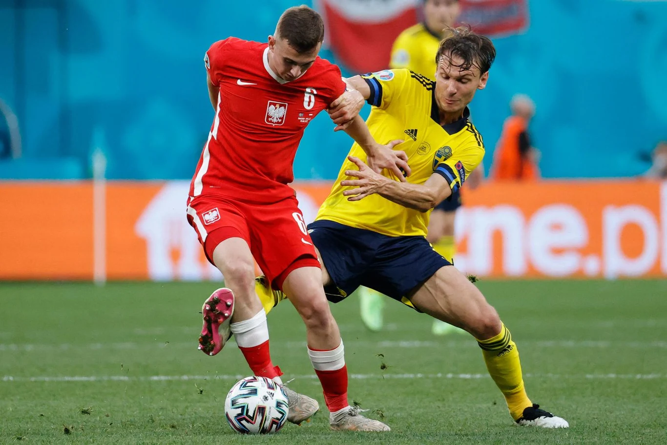 Kacper Kozłowski w meczu ze Szwecją podczas Euro 2020