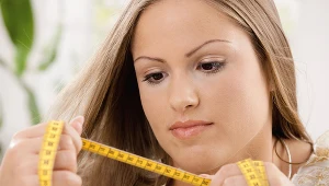 Tycie w nietypowych miejscach (twarz, tułów) może być objawem zespołu Cushinga