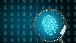 Cyberprzestępcy teoretycznie mogą wykorzystać odciski palca z telefonu czy zdjęć. Ale czy jest się czego bać?