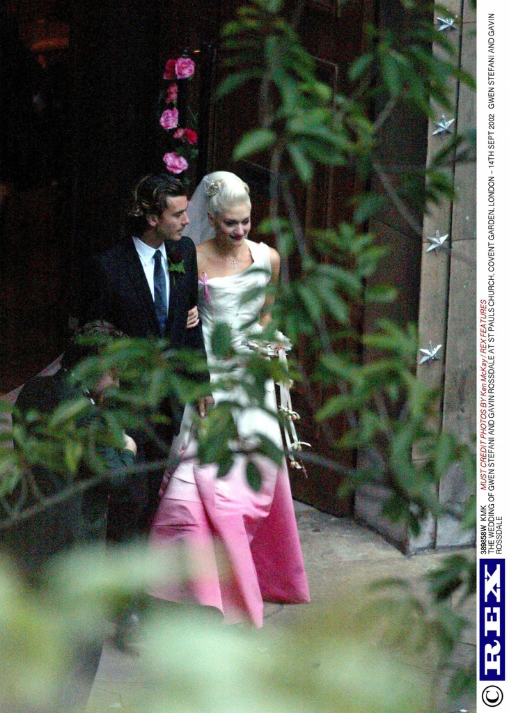 W 2002 roku Gwen wyszła za mąż za Gavina Rossdale - wszyscy mówili wtedy o jej oryginalnej sukni
