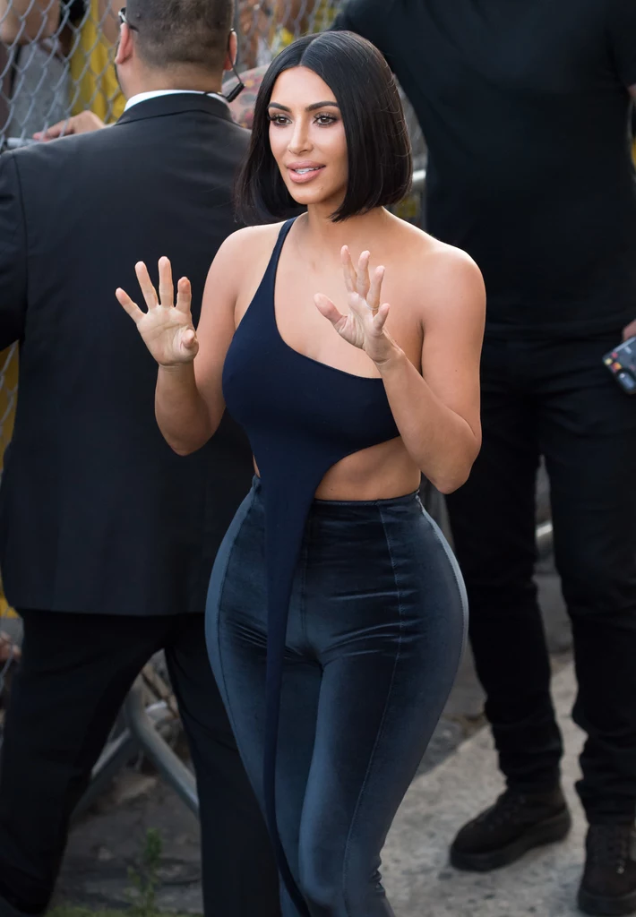 Kim Kardashian w 2018 roku w bobie