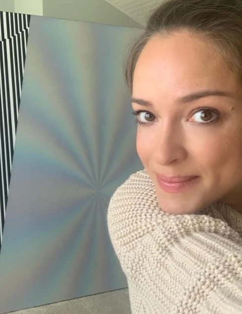 Bachleda-Curuś ze swoim dziełem sztuki za kilkadziesiąt tysięcy złotych, https://www.instagram.com/alicjabc/ Bachleda-Curuś ze swoim dziełem sztuki za kilkadziesiąt tysięcy złotych, https://www.instagram.com/alicjabc/