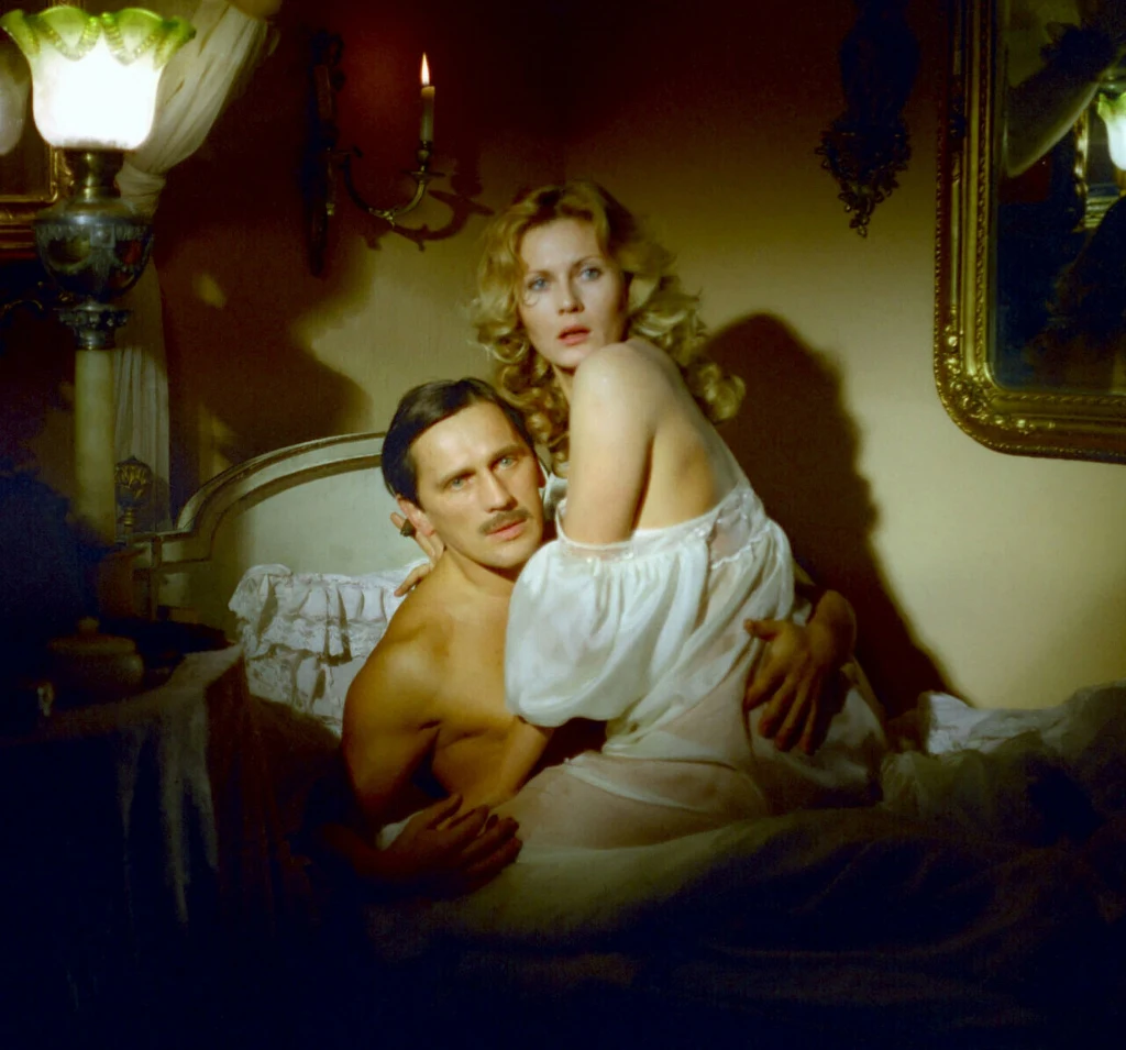 Grażyna Szapołowska i Jan Englert na planie "W starym dworku" Grażyna Szapołowska i Jan Englert na planie "W starym dworku"