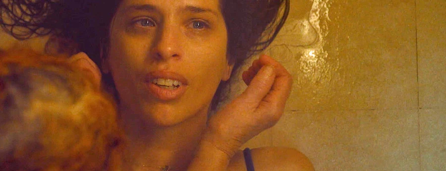 Maïwenn w scenie z filmu "DNA" Maïwenn w scenie z filmu "DNA"