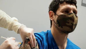 Pfizer planuje złożyć wniosek o zatwierdzenie trzeciej dawki szczepionki przeciwko COVID-19