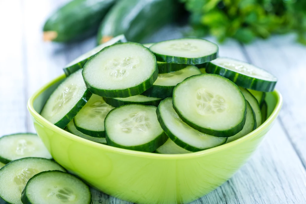 Zielony ogórek  w formie okładów idealnie odżywi skórę