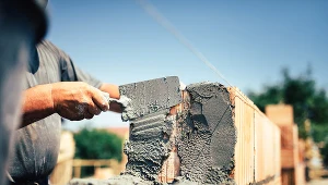 Budujący muszą stosować się do obowiązującego prawa