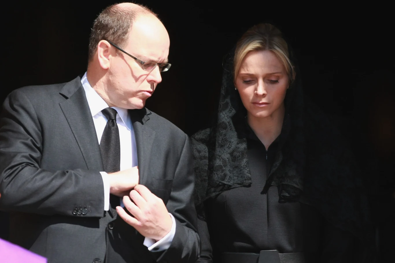 Dzieci księżnej Charlene przebywają obecnie z ojcem - księciem Albertem Dzieci księżnej Charlene przebywają obecnie z ojcem - księciem Albertem