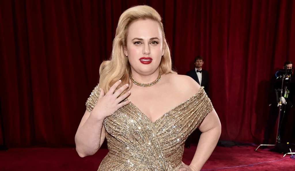 Rebel Wilson z miesiąca na miesiąc jest coraz szczuplejsza